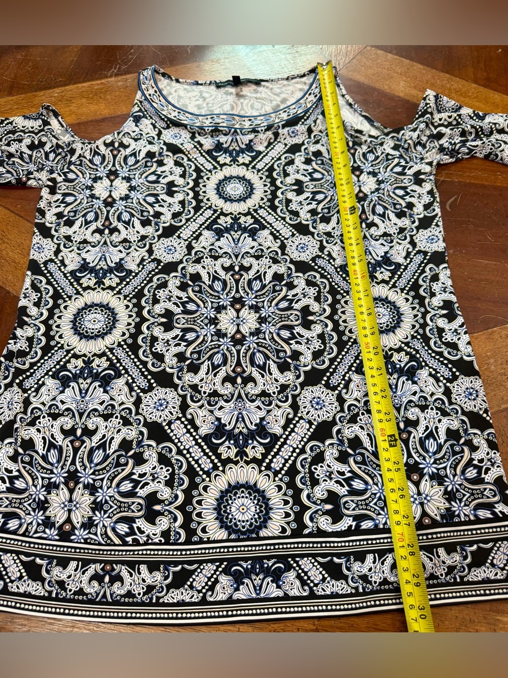 WHBM Black White Paisley Cold Shoulder Tunic Blouse XL Boho Chic - Picture 13 of 14